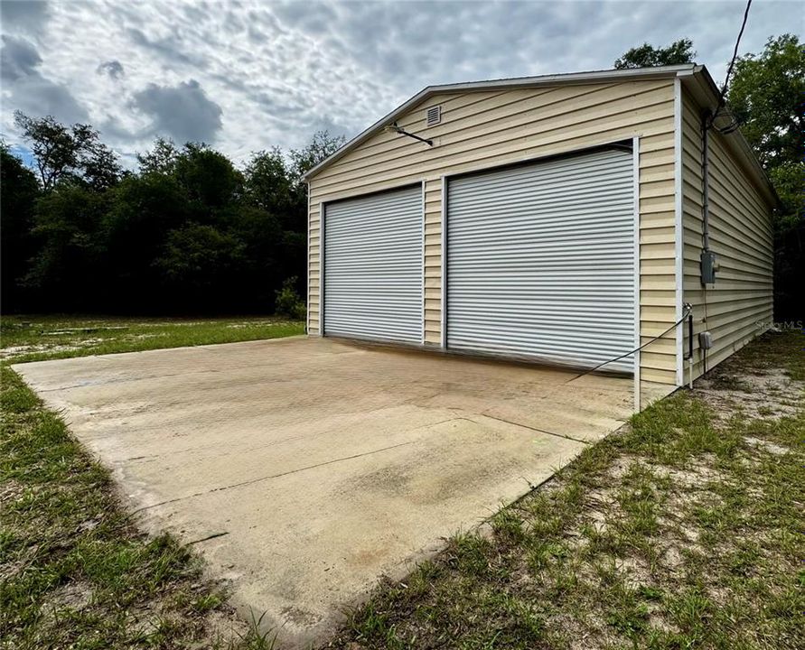 For Sale: $429,900 (3 beds, 2 baths, 1599 Square Feet)