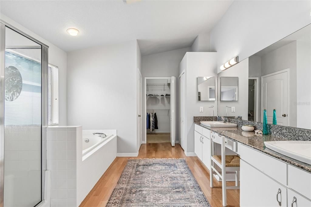 На продажу: $499,900 (4 спален, 2 ванн, 2048 Квадратных фут)