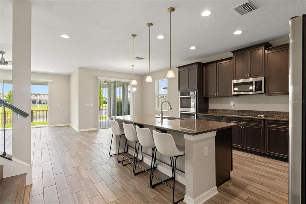 For Rent: $4,000 (5 beds, 4 baths, 3761 Square Feet)