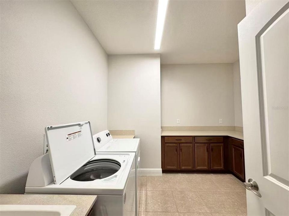 На продажу: $365,000 (3 спален, 2 ванн, 1852 Квадратных фут)