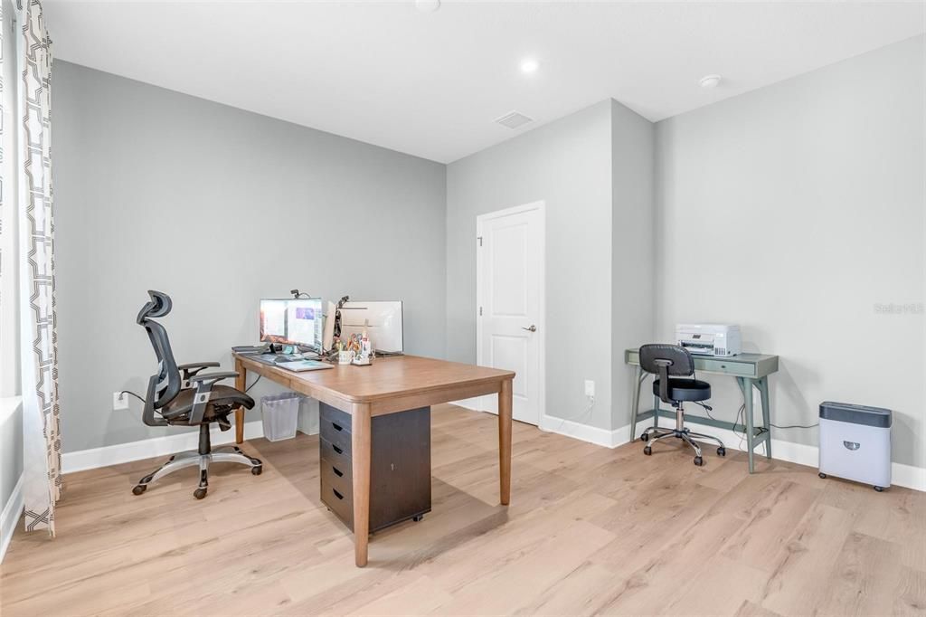 For Sale: $768,900 (5 beds, 4 baths, 3304 Square Feet)