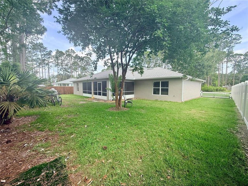 For Sale: $450,000 (5 beds, 3 baths, 2689 Square Feet)