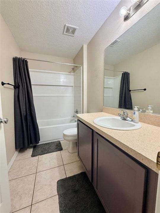 For Sale: $450,000 (5 beds, 3 baths, 2689 Square Feet)