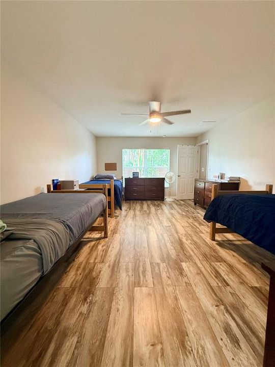 For Sale: $450,000 (5 beds, 3 baths, 2689 Square Feet)