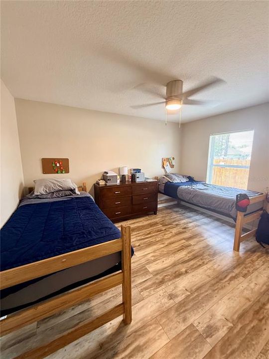 For Sale: $450,000 (5 beds, 3 baths, 2689 Square Feet)