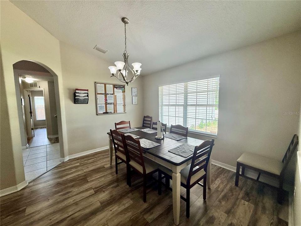 For Sale: $450,000 (5 beds, 3 baths, 2689 Square Feet)