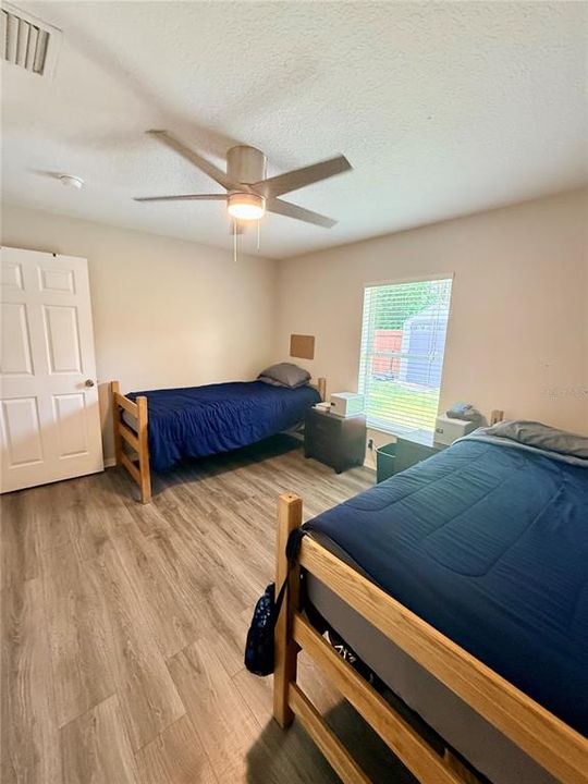 For Sale: $450,000 (5 beds, 3 baths, 2689 Square Feet)
