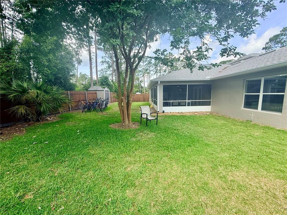 For Sale: $450,000 (5 beds, 3 baths, 2689 Square Feet)