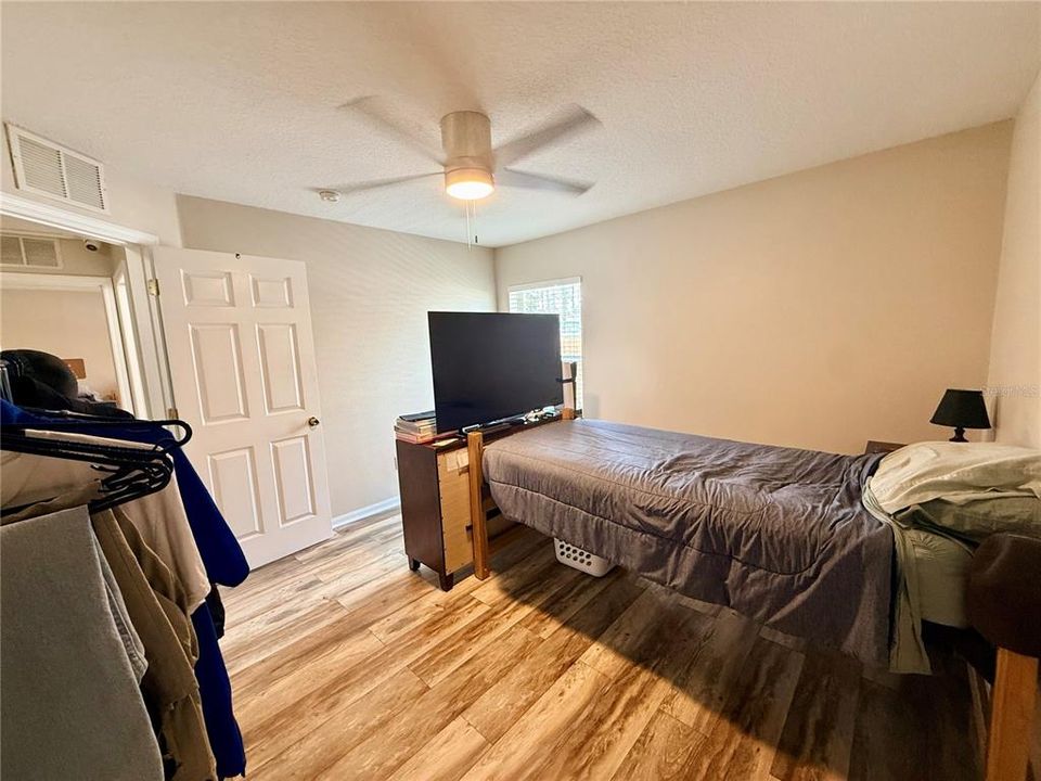 For Sale: $450,000 (5 beds, 3 baths, 2689 Square Feet)
