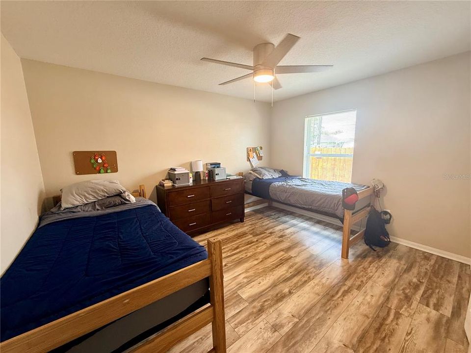 For Sale: $450,000 (5 beds, 3 baths, 2689 Square Feet)