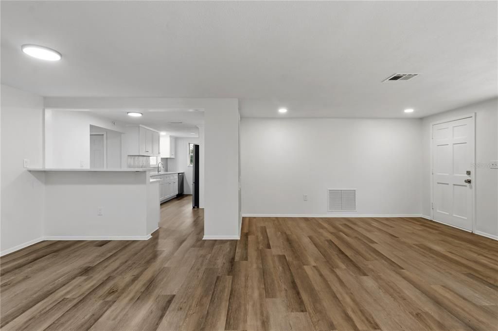 En Renta: $2,400 (3 camas, 2 baños, 1390 Pies cuadrados)