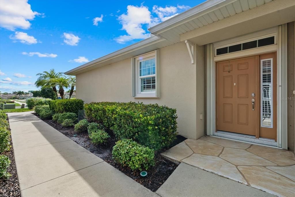 For Sale: $380,000 (2 beds, 2 baths, 1558 Square Feet)