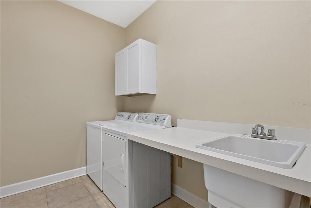 For Sale: $380,000 (2 beds, 2 baths, 1558 Square Feet)
