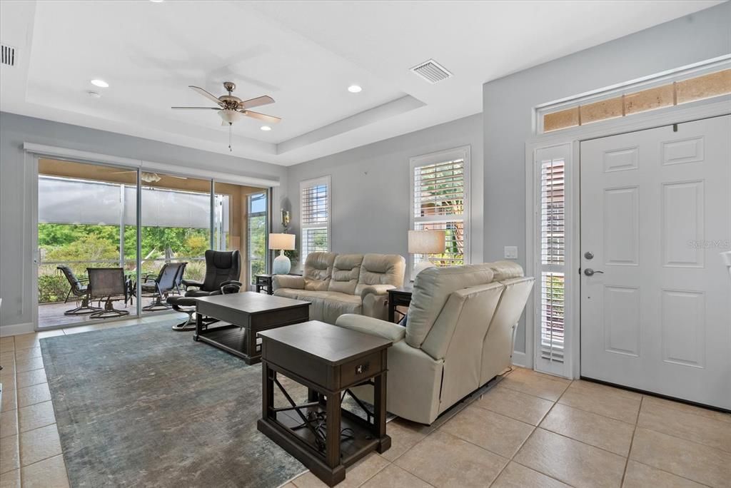 For Sale: $380,000 (2 beds, 2 baths, 1558 Square Feet)