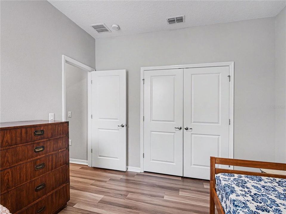 For Sale: $569,000 (4 beds, 2 baths, 2333 Square Feet)
