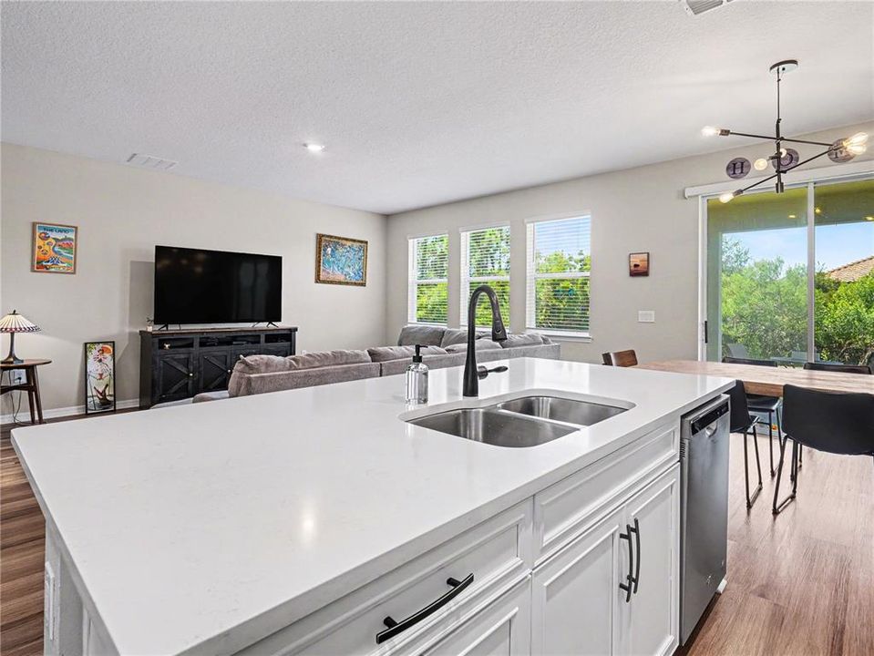 For Sale: $569,000 (4 beds, 2 baths, 2333 Square Feet)