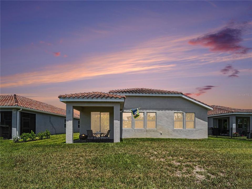 For Sale: $569,000 (4 beds, 2 baths, 2333 Square Feet)