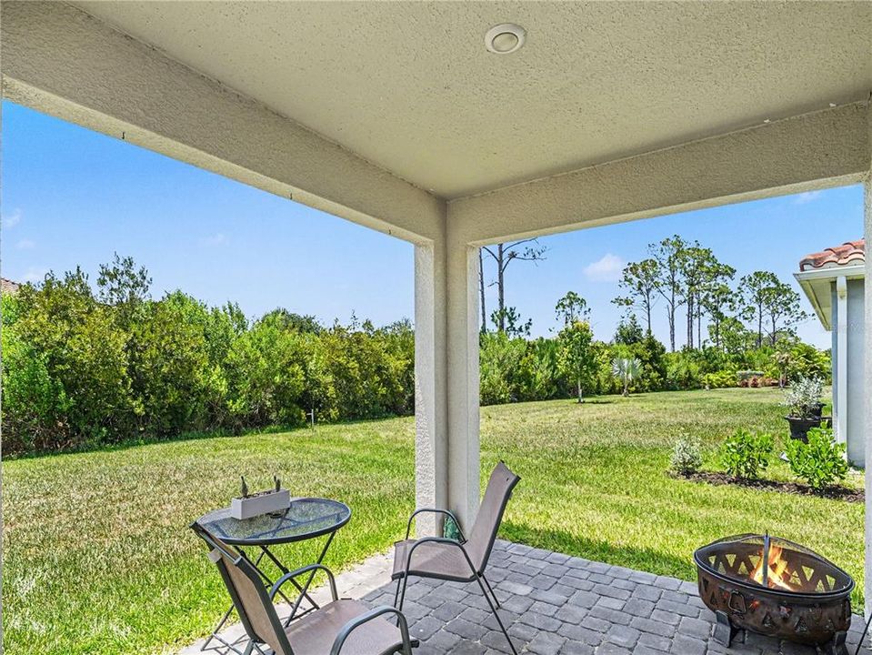 For Sale: $569,000 (4 beds, 2 baths, 2333 Square Feet)