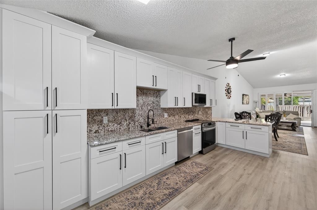 En Venta: $449,900 (3 camas, 2 baños, 1615 Pies cuadrados)