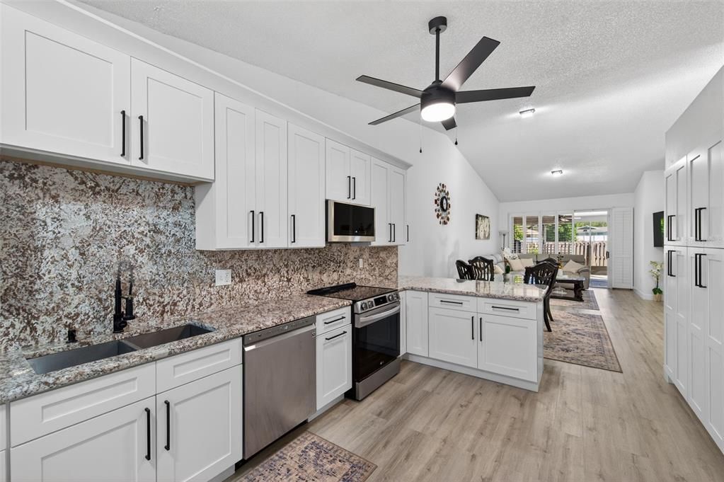 En Venta: $449,900 (3 camas, 2 baños, 1615 Pies cuadrados)
