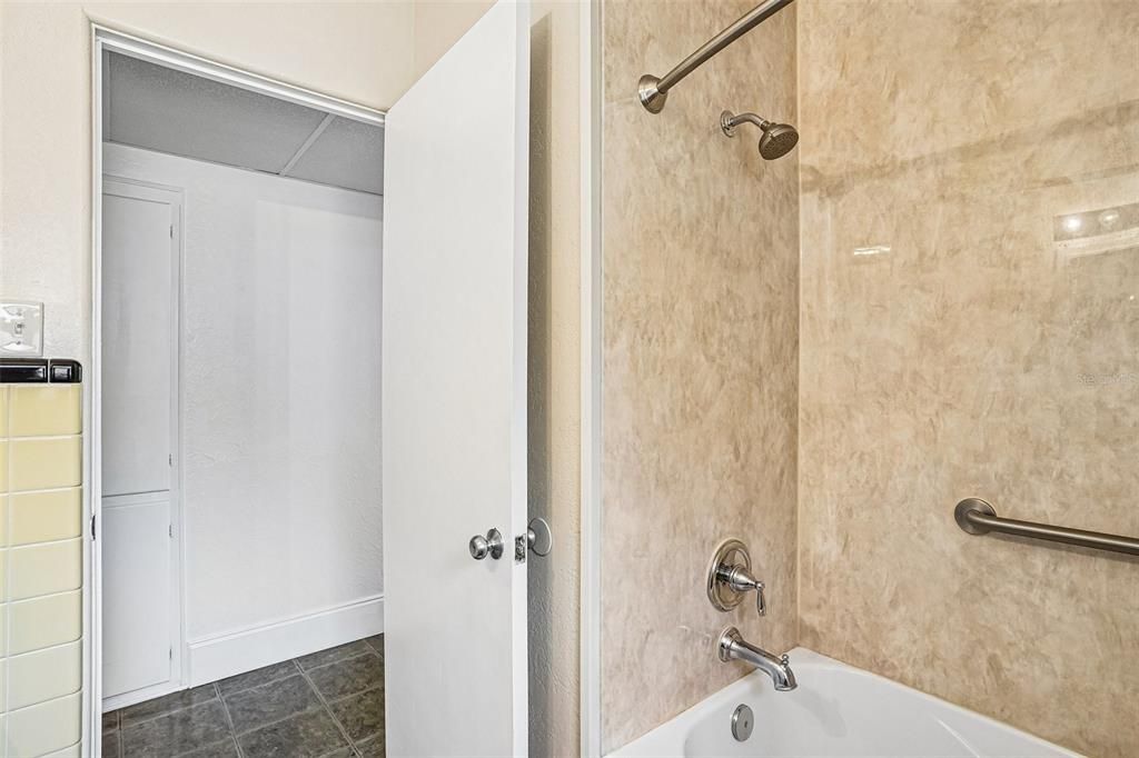 En Venta: $345,000 (3 camas, 2 baños, 1368 Pies cuadrados)