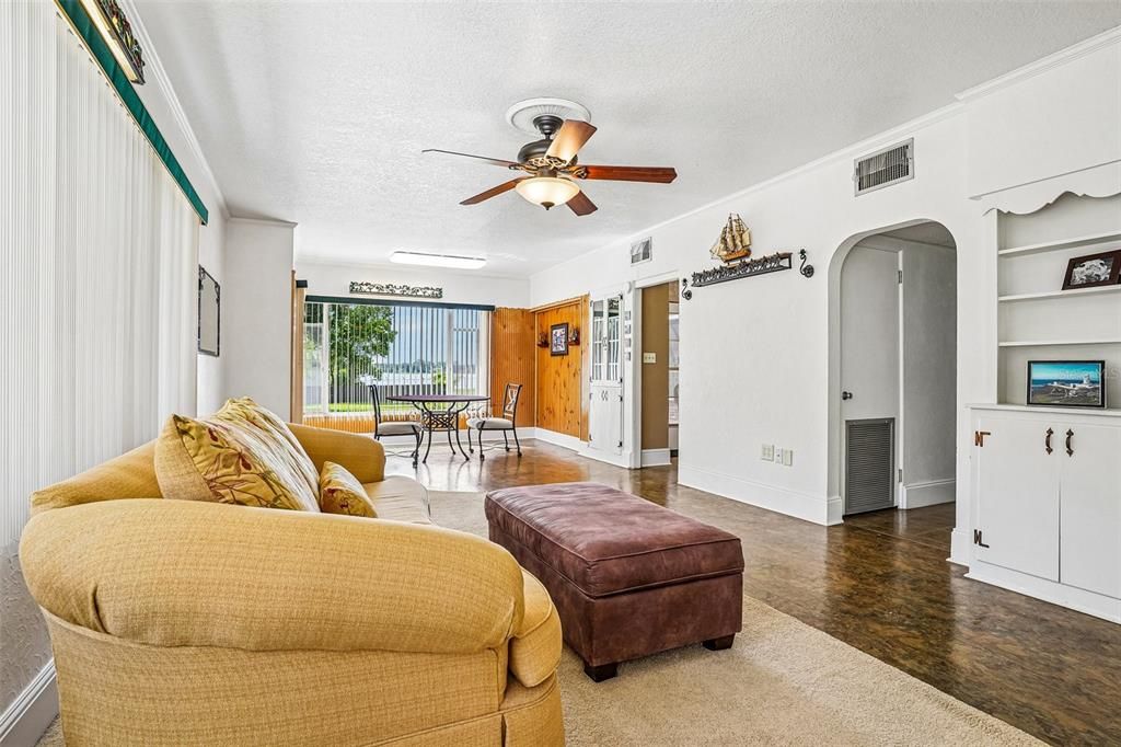 En Venta: $345,000 (3 camas, 2 baños, 1368 Pies cuadrados)