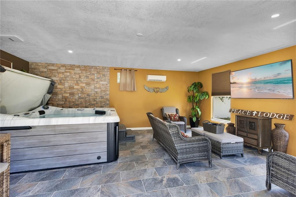 For Sale: $540,000 (5 beds, 2 baths, 3324 Square Feet)
