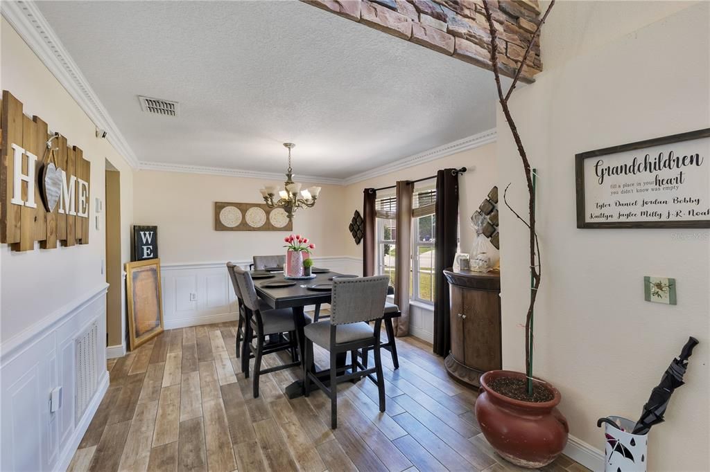 For Sale: $540,000 (5 beds, 2 baths, 3324 Square Feet)