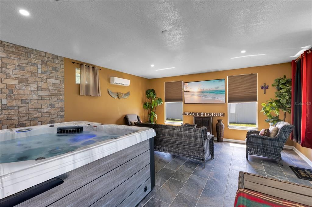 For Sale: $540,000 (5 beds, 2 baths, 3324 Square Feet)