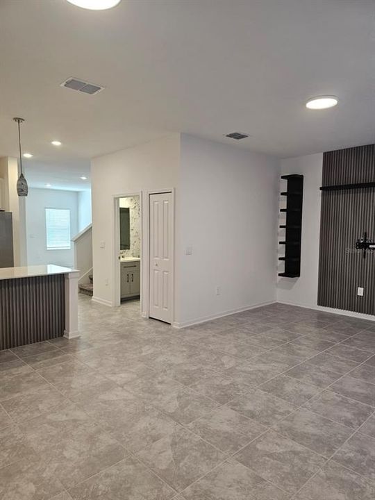 En Renta: $2,400 (3 camas, 3 baños, 1834 Pies cuadrados)