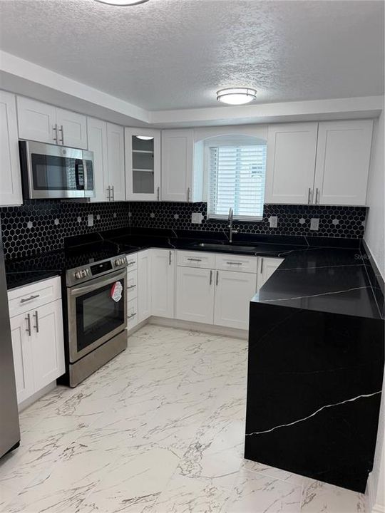 For Sale: $259,990 (3 beds, 2 baths, 1582 Square Feet)
