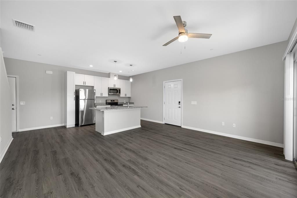 For Rent: $2,675 (2 beds, 2 baths, 1752 Square Feet)