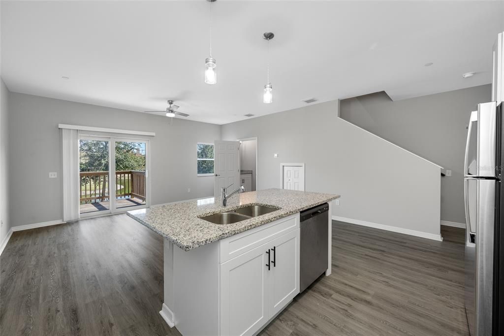 For Rent: $2,675 (2 beds, 2 baths, 1752 Square Feet)