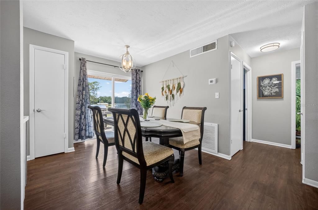 For Sale: $290,000 (4 beds, 2 baths, 1336 Square Feet)