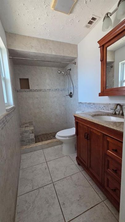 For Rent: $2,350 (3 beds, 2 baths, 1622 Square Feet)
