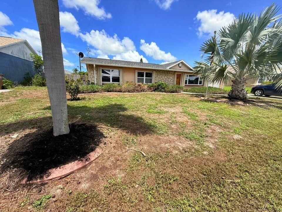 For Rent: $2,350 (3 beds, 2 baths, 1622 Square Feet)