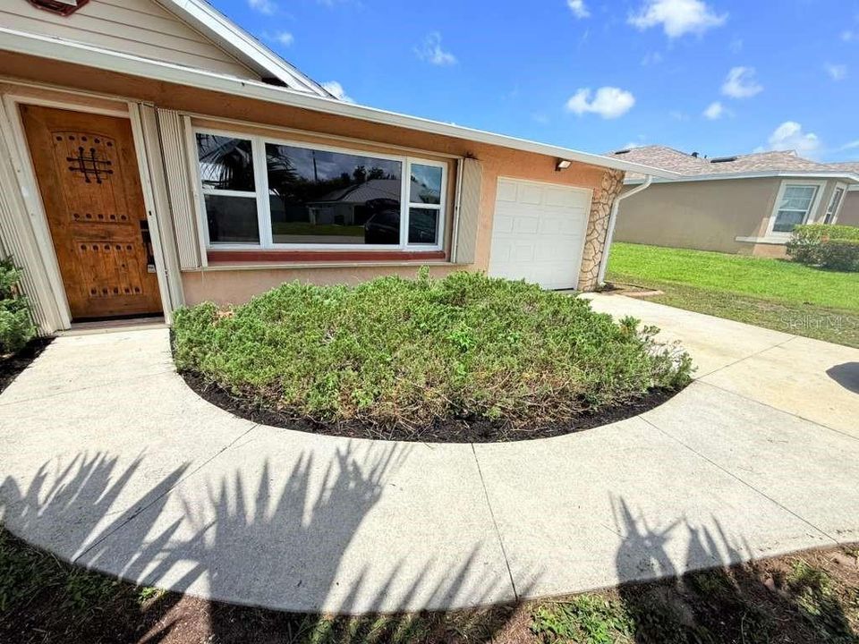 For Rent: $2,350 (3 beds, 2 baths, 1622 Square Feet)