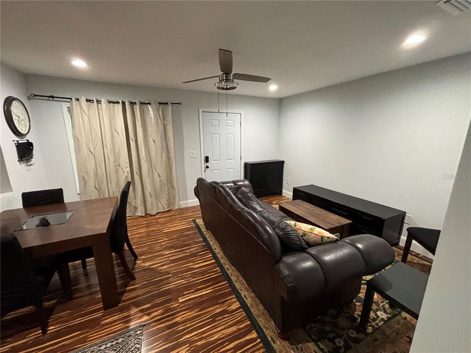 En Renta: $2,700 (3 camas, 2 baños, 1335 Pies cuadrados)