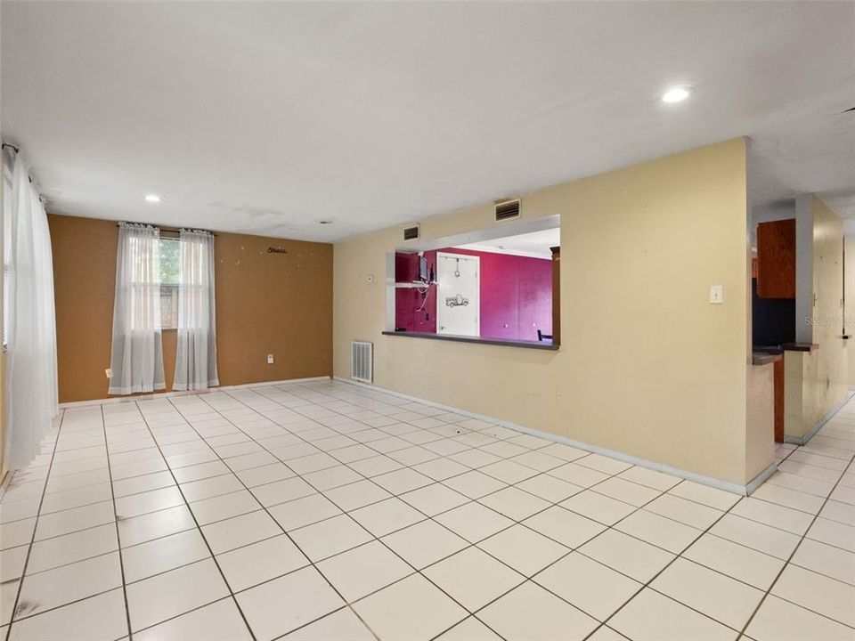 For Sale: $250,000 (3 beds, 2 baths, 1384 Square Feet)