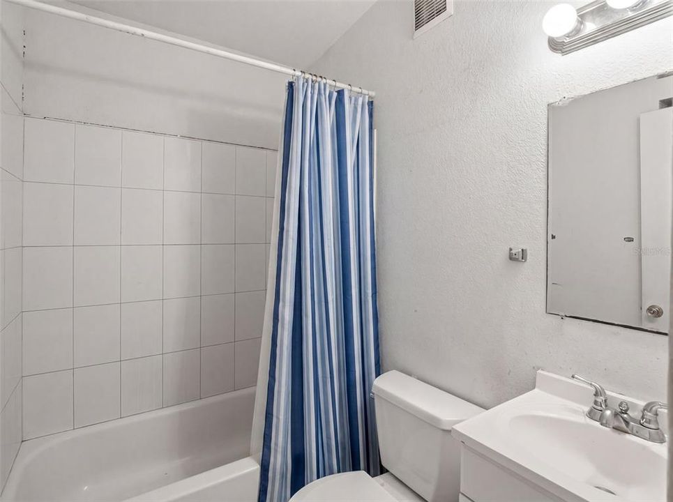 For Sale: $250,000 (3 beds, 2 baths, 1384 Square Feet)