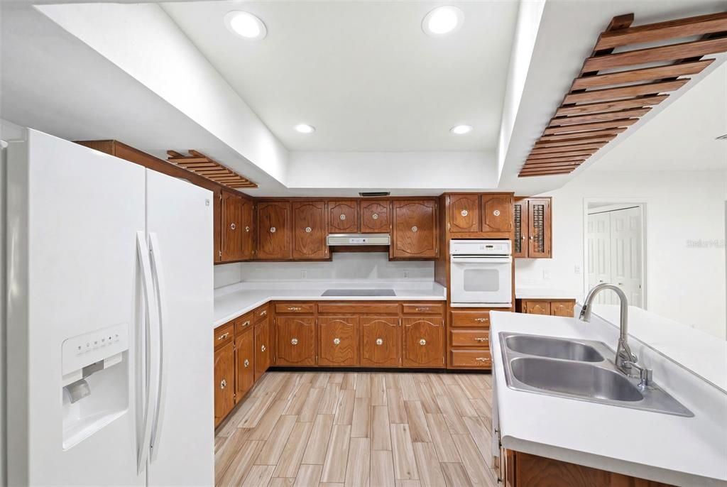 На продажу: $524,900 (2 спален, 2 ванн, 1779 Квадратных фут)
