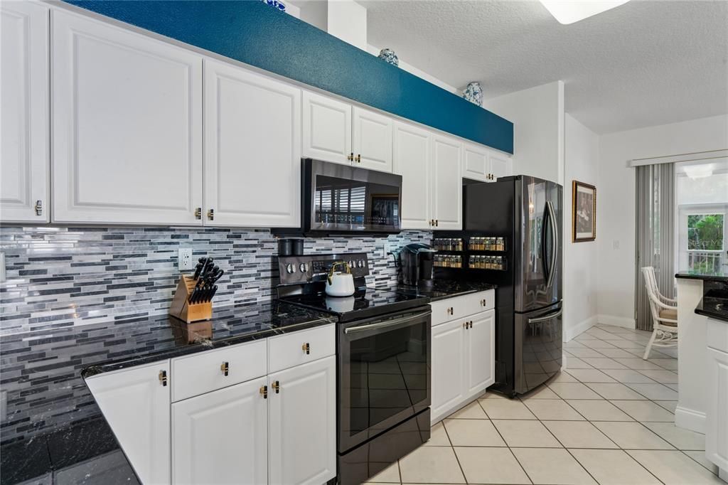 For Sale: $374,900 (3 beds, 2 baths, 2045 Square Feet)