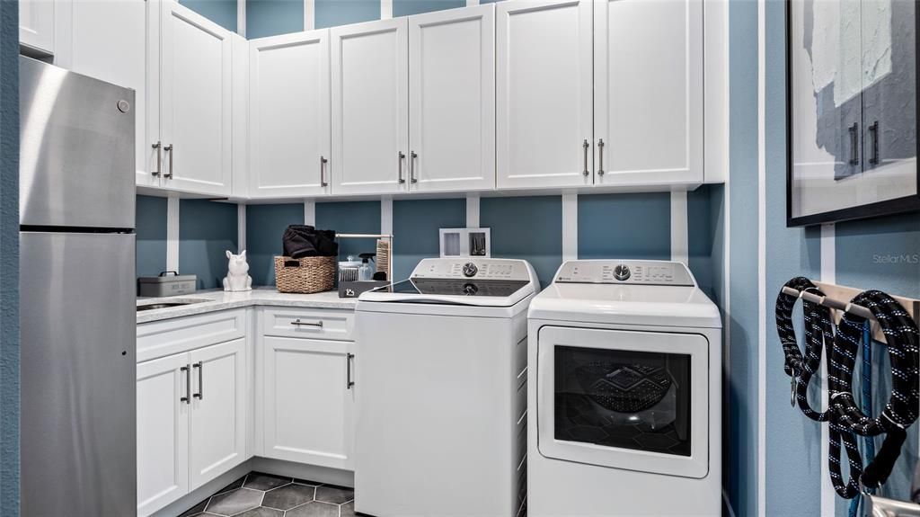 For Sale: $749,990 (3 beds, 3 baths, 2776 Square Feet)