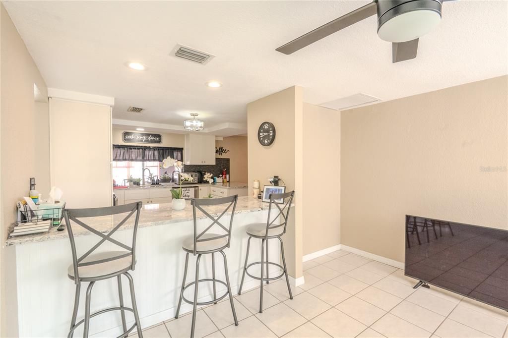 For Sale: $285,000 (2 beds, 2 baths, 1634 Square Feet)