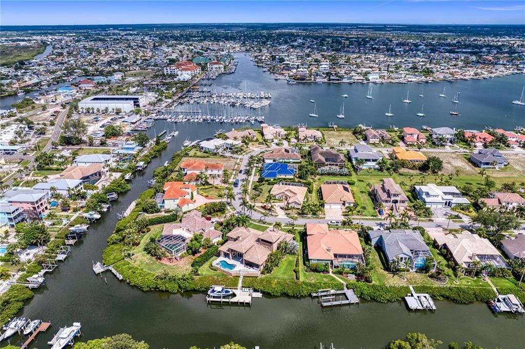 For Sale: $1,990,000 (4 beds, 4 baths, 5317 Square Feet)