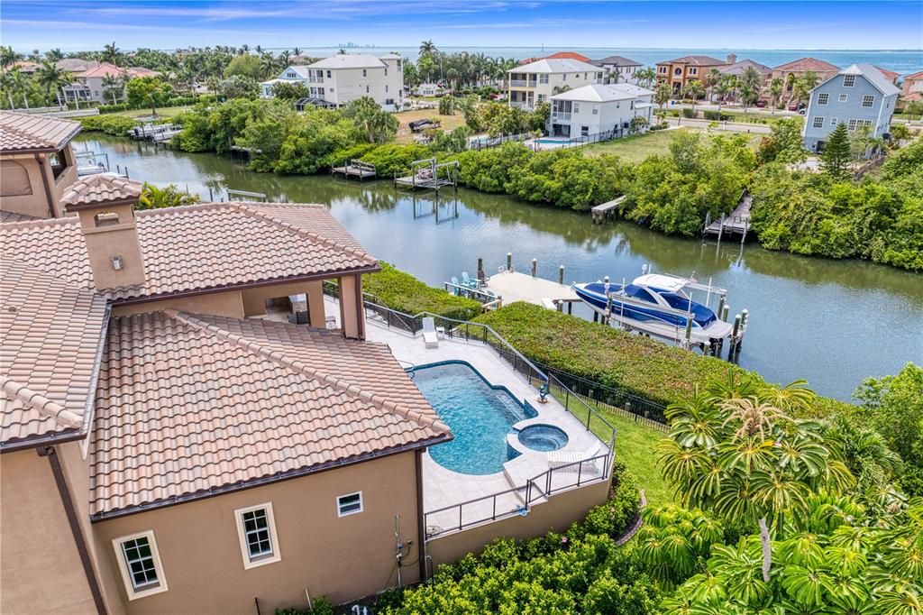 For Sale: $1,990,000 (4 beds, 4 baths, 5317 Square Feet)