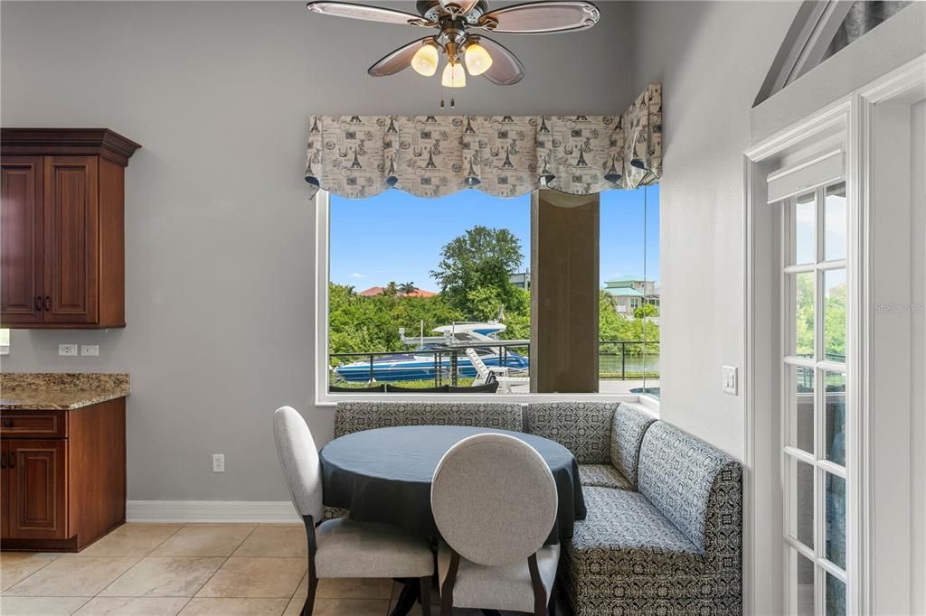 For Sale: $1,990,000 (4 beds, 4 baths, 5317 Square Feet)