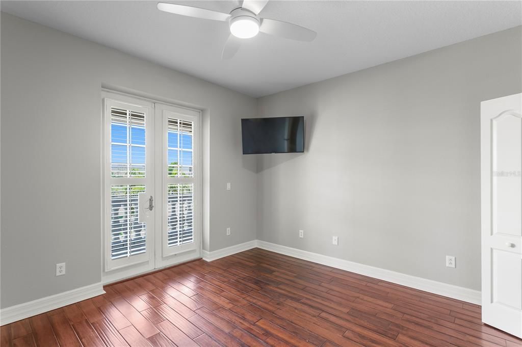 For Sale: $1,990,000 (4 beds, 4 baths, 5317 Square Feet)