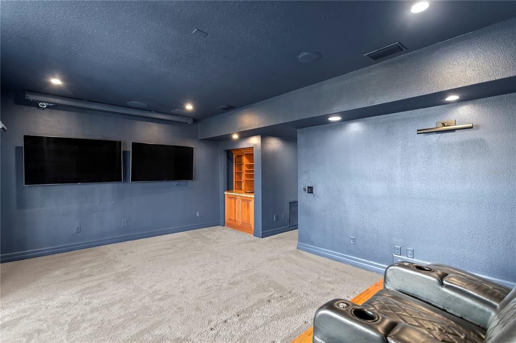 For Sale: $1,990,000 (4 beds, 4 baths, 5317 Square Feet)