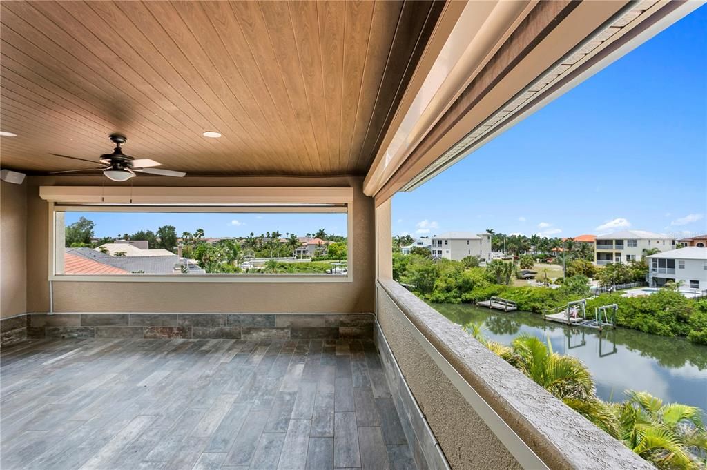 For Sale: $1,990,000 (4 beds, 4 baths, 5317 Square Feet)